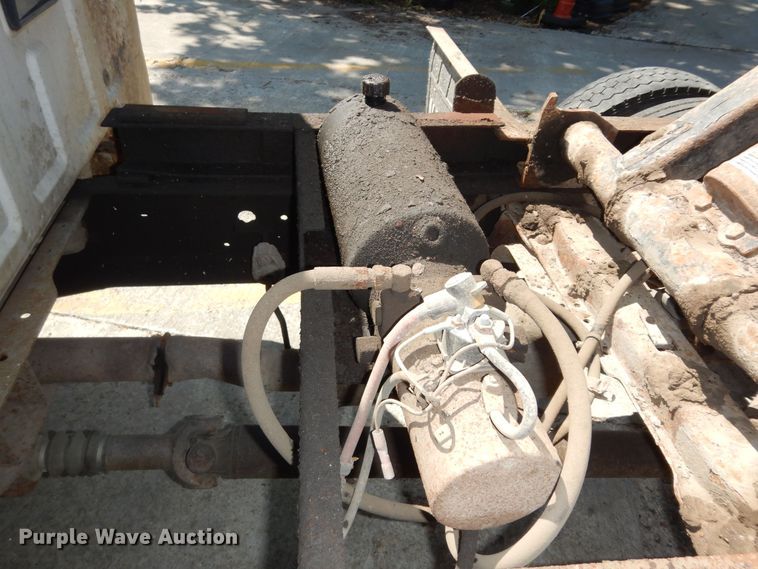 image for item MD9242 1999 Ford F450 Super Duty  dump flatbed truck