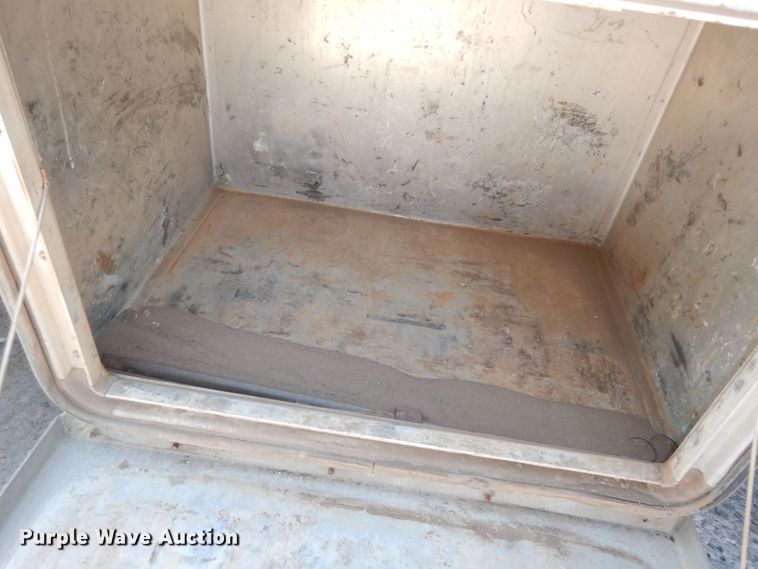 image for item MD9242 1999 Ford F450 Super Duty  dump flatbed truck