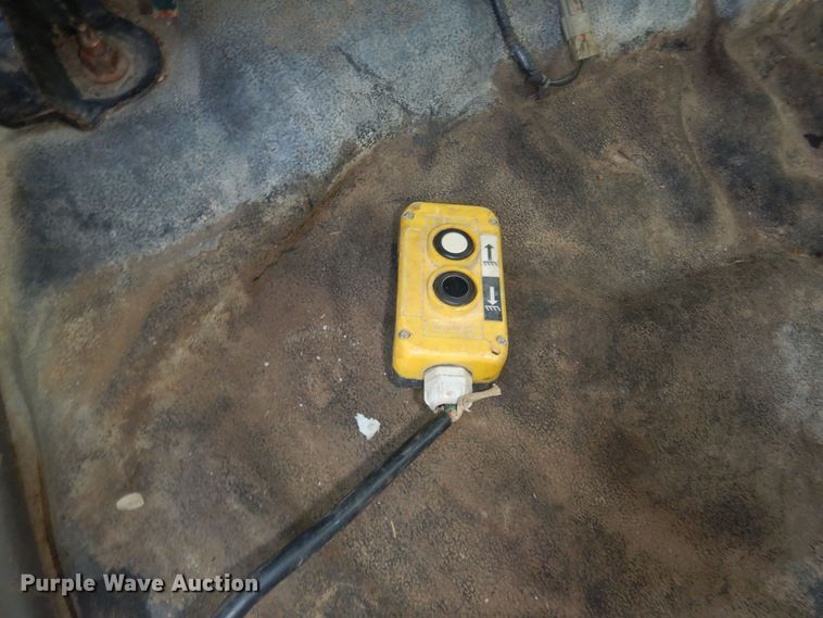 image for item MD9242 1999 Ford F450 Super Duty  dump flatbed truck