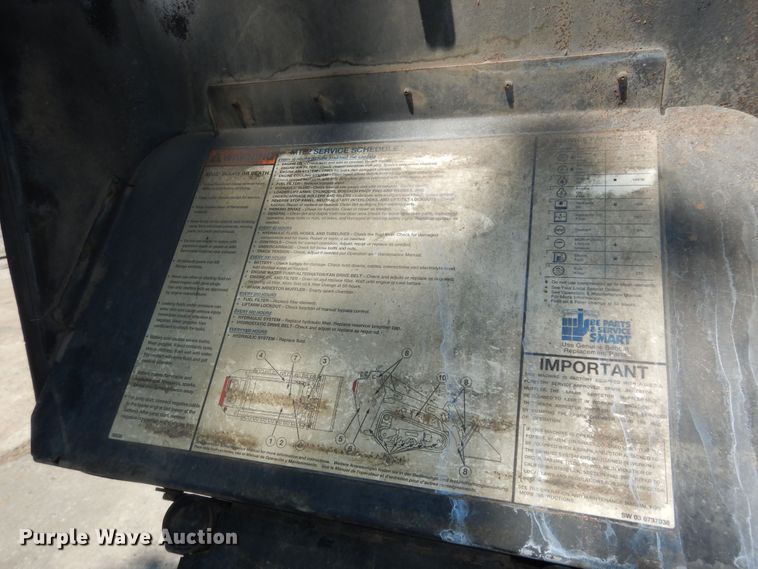 image for item MD9243 Bobcat MT52  compact utility loader