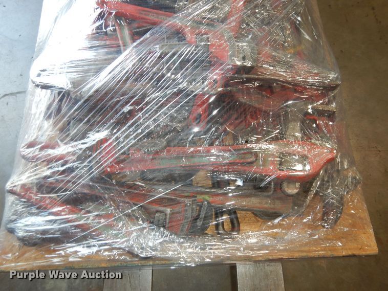 image for item MD9245 Approx. 30-35 pipe wrenches