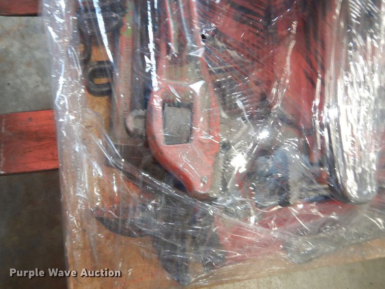 image for item MD9245 Approx. 30-35 pipe wrenches