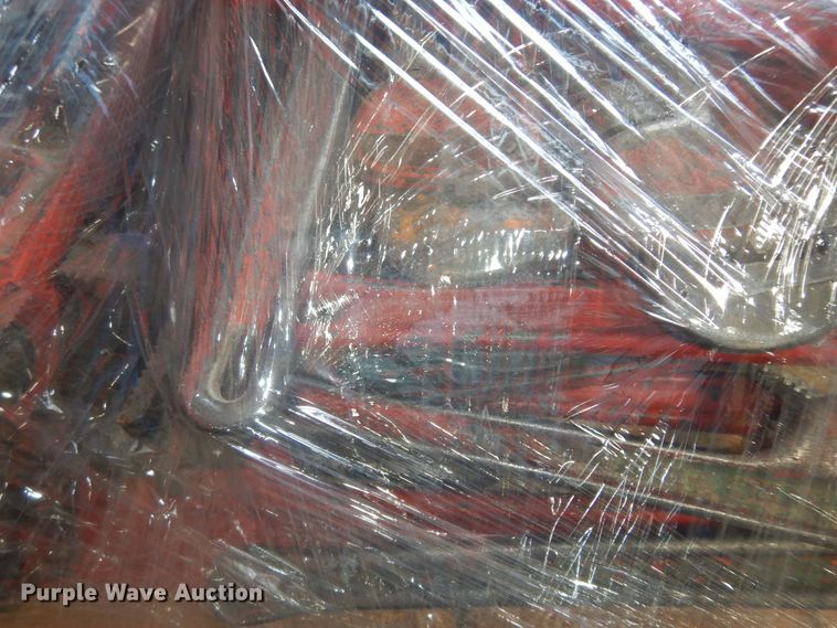 image for item MD9245 Approx. 30-35 pipe wrenches