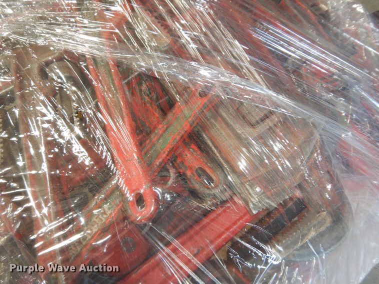 image for item MD9245 Approx. 30-35 pipe wrenches