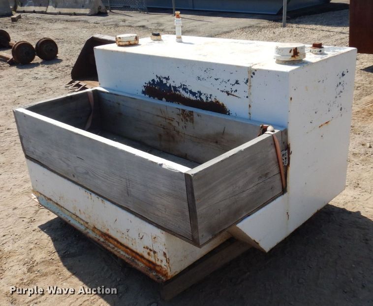 image for item MF9653 L-shaped fuel tank