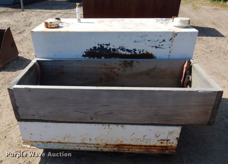 image for item MF9653 L-shaped fuel tank