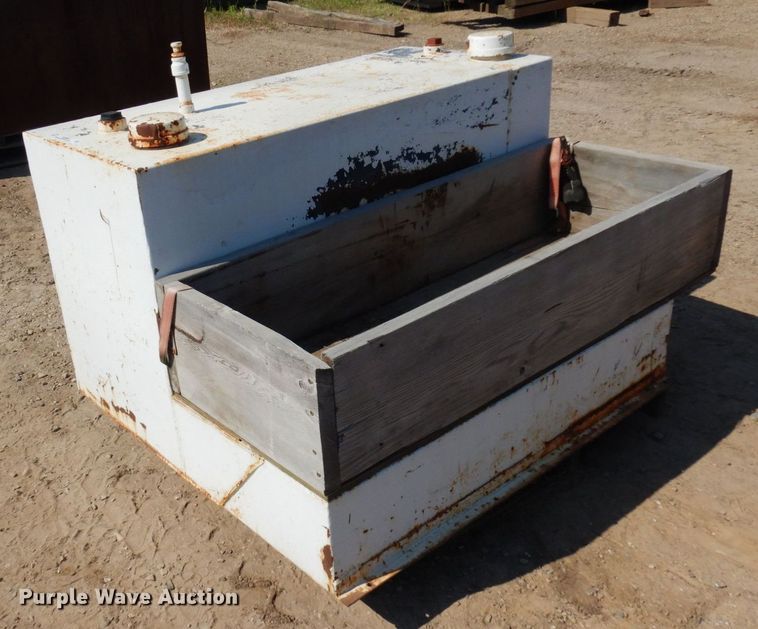 image for item MF9653 L-shaped fuel tank