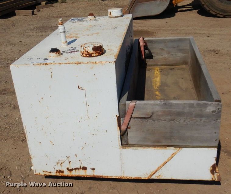 image for item MF9653 L-shaped fuel tank