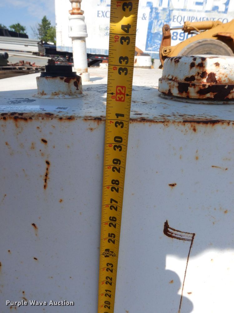 image for item MF9653 L-shaped fuel tank