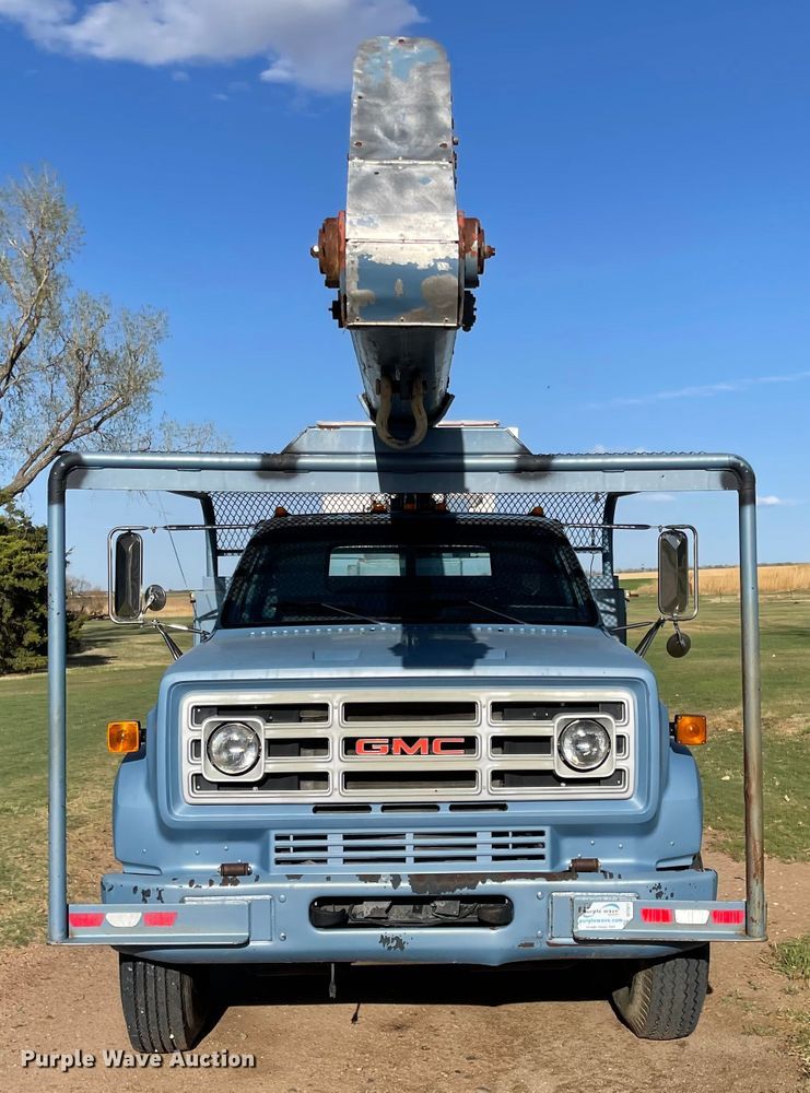 image for item MJ9616 1989 GMC C6000  bucket truck