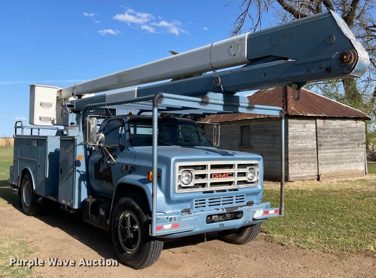 image for item MJ9616 1989 GMC C6000  bucket truck