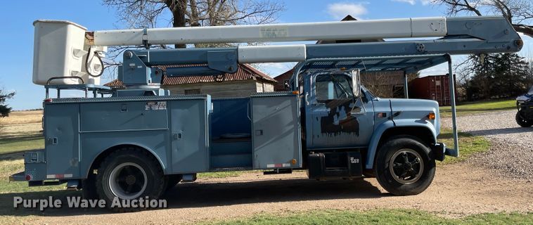 image for item MJ9616 1989 GMC C6000  bucket truck