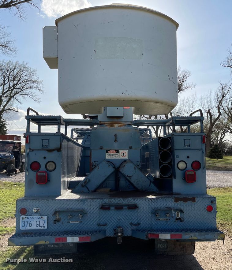 image for item MJ9616 1989 GMC C6000  bucket truck