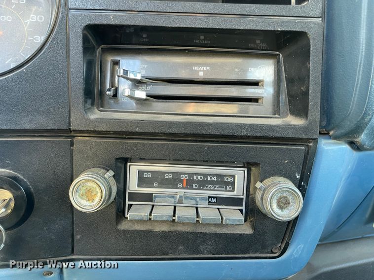 image for item MJ9616 1989 GMC C6000  bucket truck