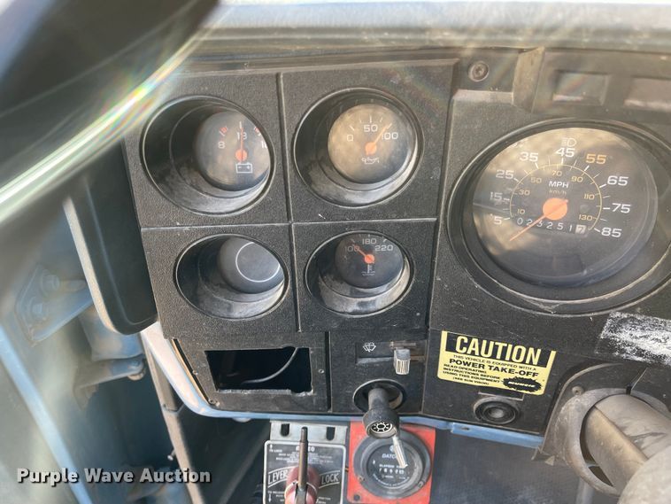 image for item MJ9616 1989 GMC C6000  bucket truck