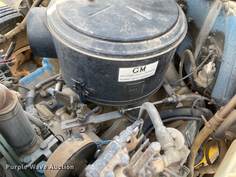 image for item MJ9616 1989 GMC C6000  bucket truck