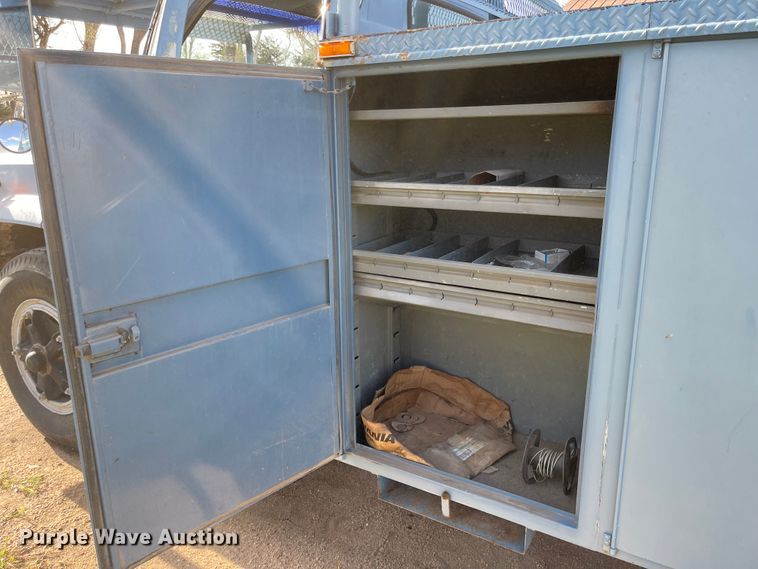 image for item MJ9616 1989 GMC C6000  bucket truck