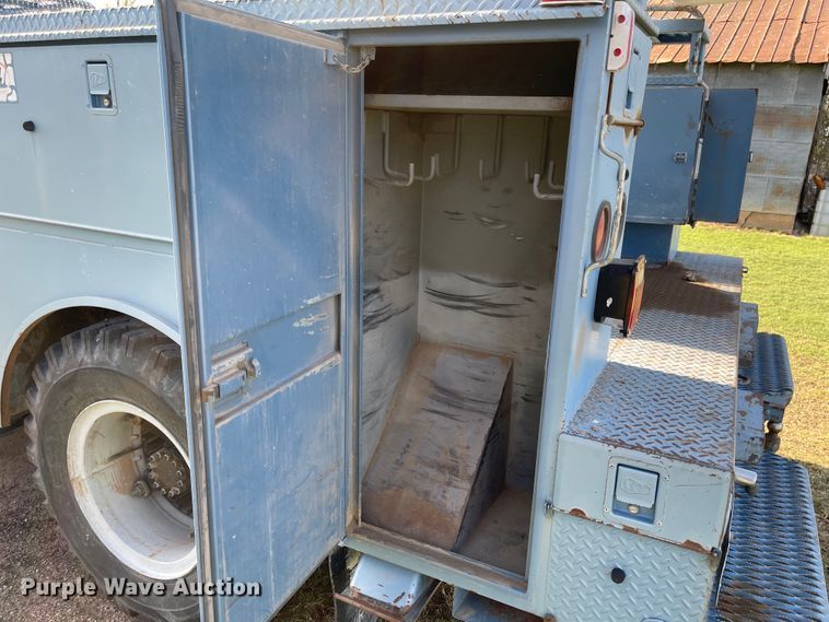 image for item MJ9616 1989 GMC C6000  bucket truck