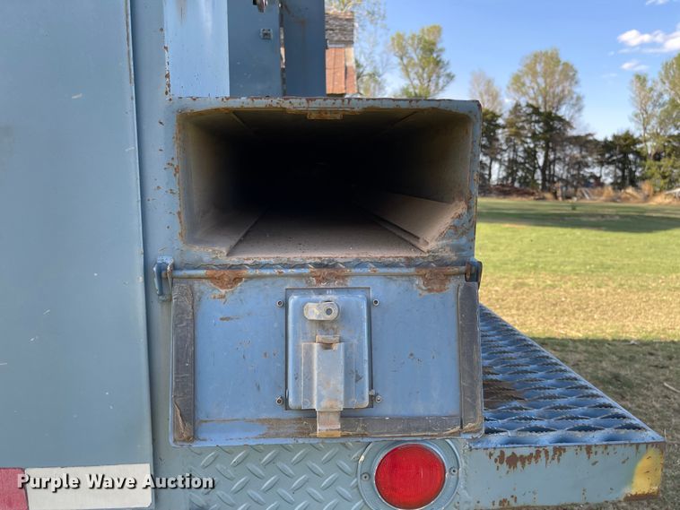 image for item MJ9616 1989 GMC C6000  bucket truck