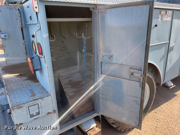 image for item MJ9616 1989 GMC C6000  bucket truck