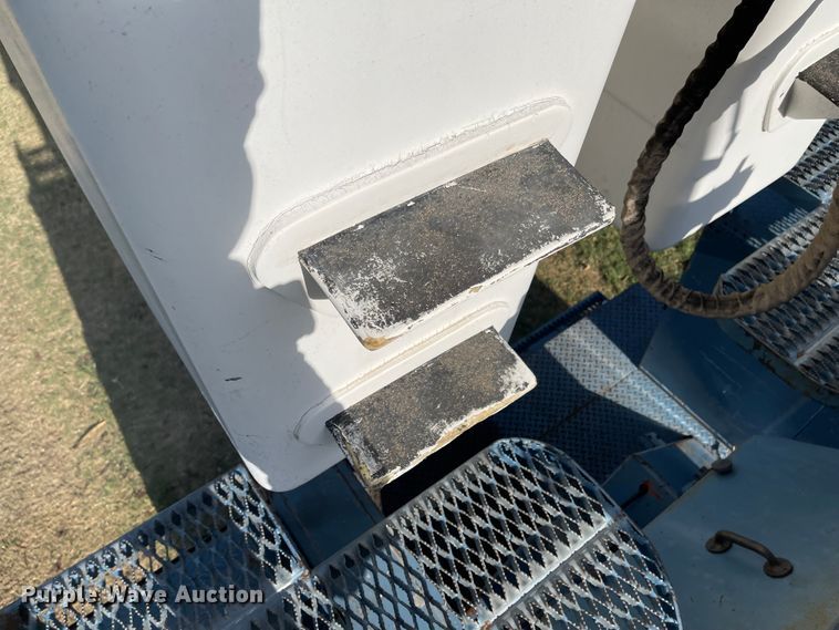 image for item MJ9616 1989 GMC C6000  bucket truck