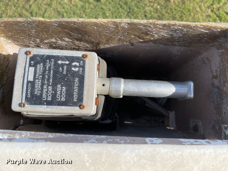 image for item MJ9616 1989 GMC C6000  bucket truck