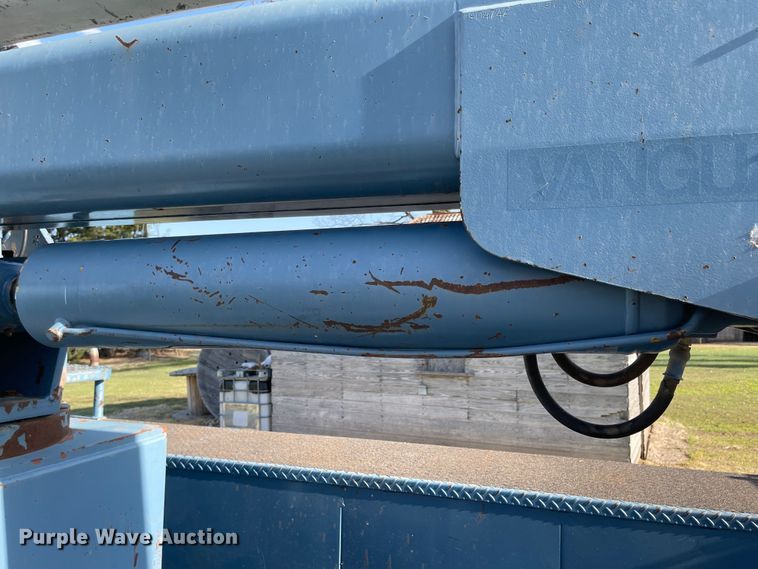 image for item MJ9616 1989 GMC C6000  bucket truck