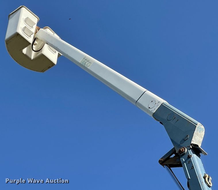 image for item MJ9616 1989 GMC C6000  bucket truck