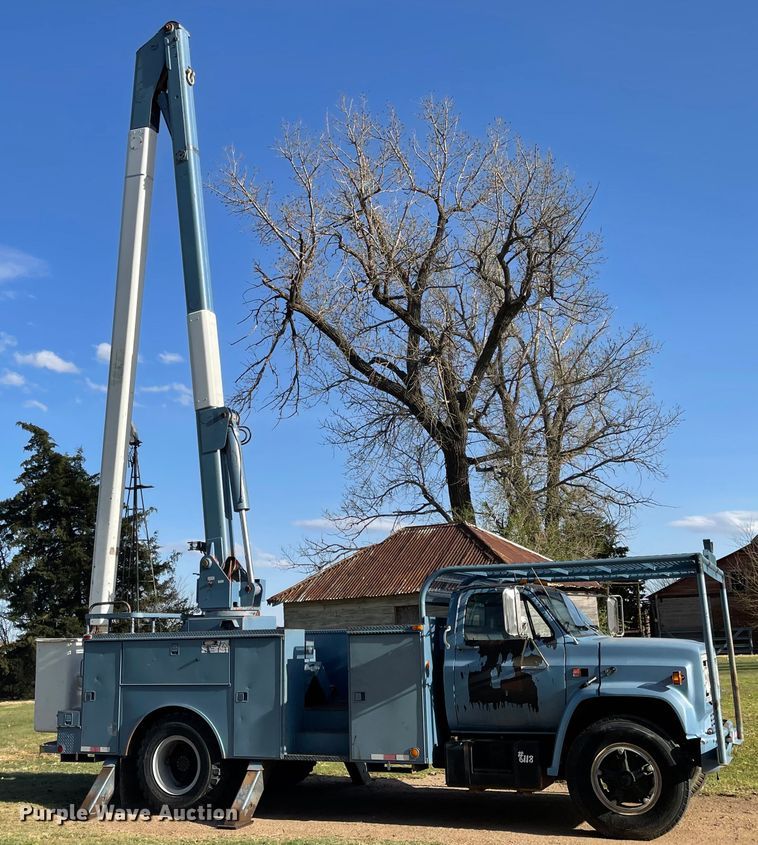 image for item MJ9616 1989 GMC C6000  bucket truck
