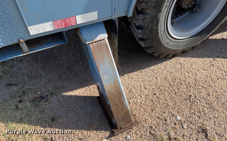 image for item MJ9616 1989 GMC C6000  bucket truck