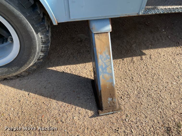 image for item MJ9616 1989 GMC C6000  bucket truck