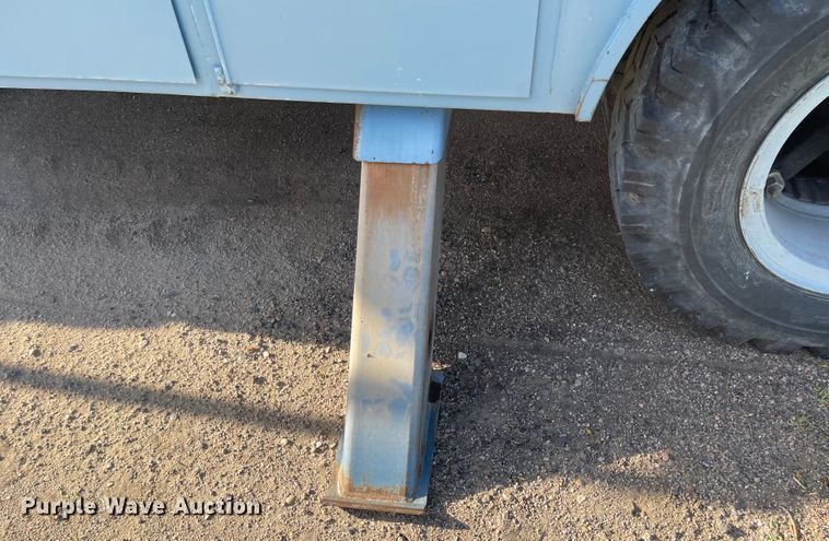 image for item MJ9616 1989 GMC C6000  bucket truck