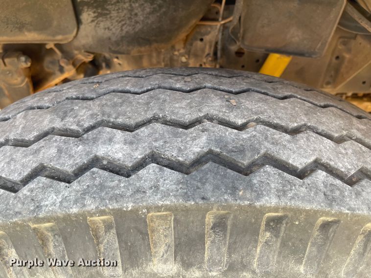 image for item MJ9616 1989 GMC C6000  bucket truck