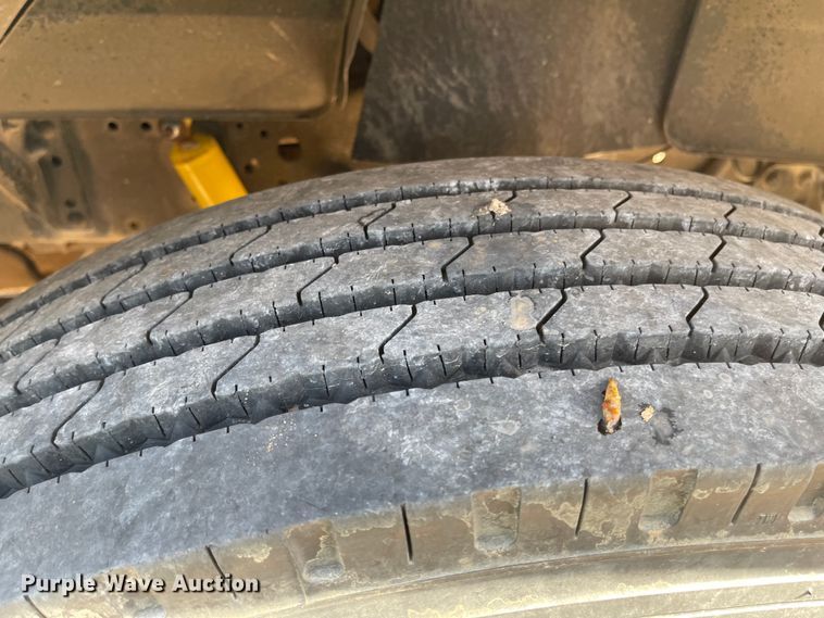 image for item MJ9616 1989 GMC C6000  bucket truck