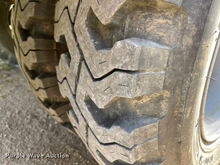 image for item MJ9616 1989 GMC C6000  bucket truck