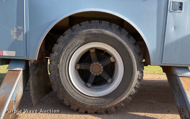 image for item MJ9616 1989 GMC C6000  bucket truck