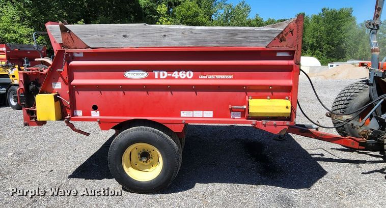 image for item MK9018 2006 Tycrop TD-460  top dresser spreader