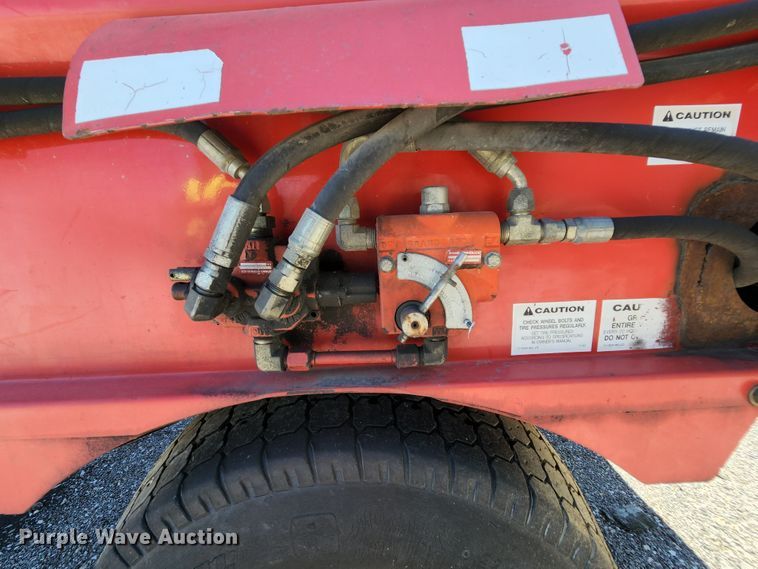 image for item MK9018 2006 Tycrop TD-460  top dresser spreader