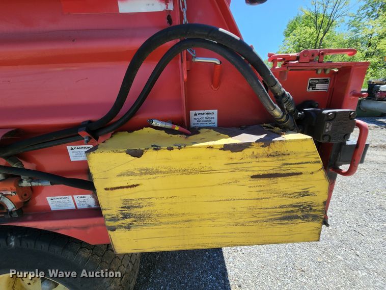 image for item MK9018 2006 Tycrop TD-460  top dresser spreader