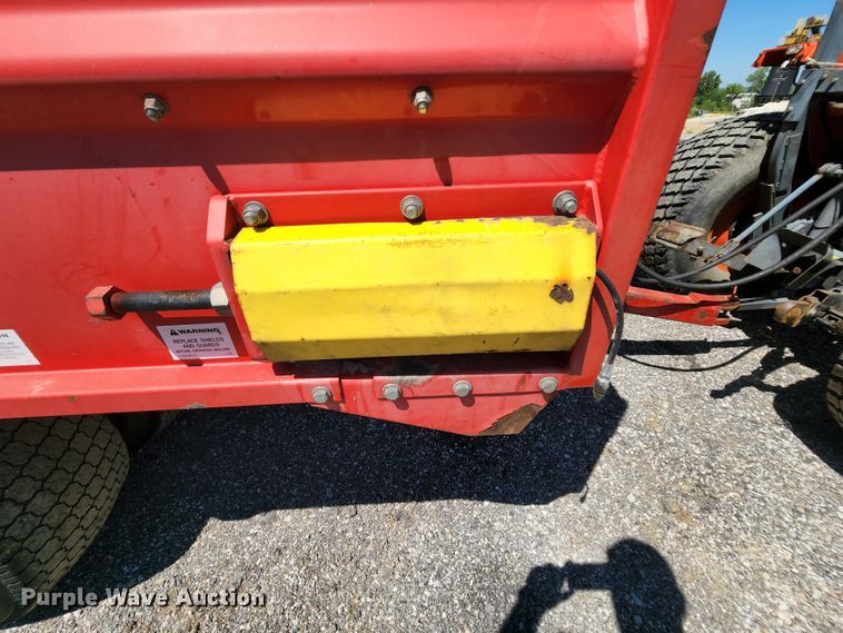 image for item MK9018 2006 Tycrop TD-460  top dresser spreader