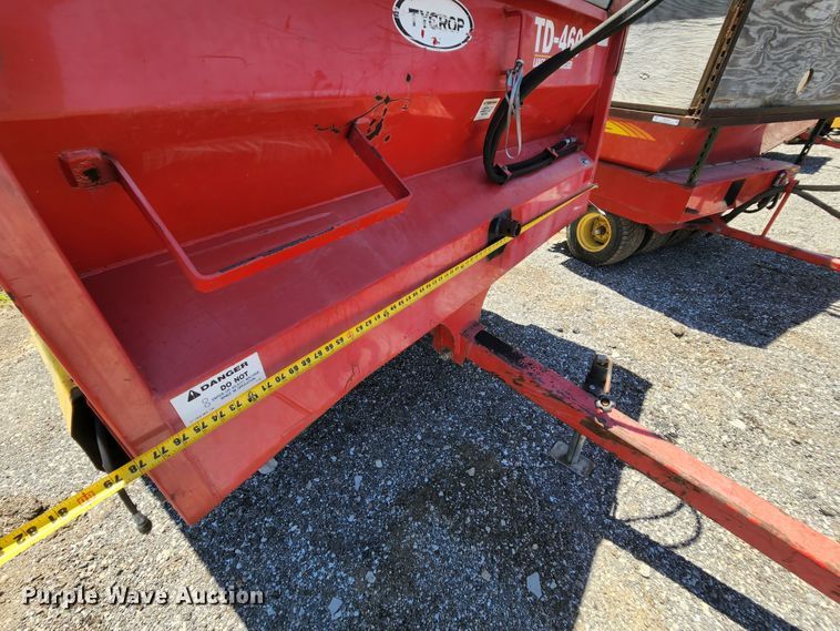 image for item MK9018 2006 Tycrop TD-460  top dresser spreader