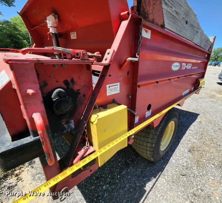 image for item MK9018 2006 Tycrop TD-460  top dresser spreader