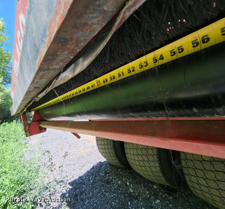 image for item MK9018 2006 Tycrop TD-460  top dresser spreader