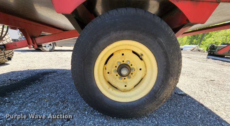 image for item MK9018 2006 Tycrop TD-460  top dresser spreader