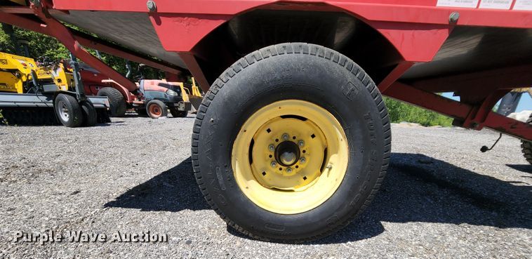 image for item MK9018 2006 Tycrop TD-460  top dresser spreader