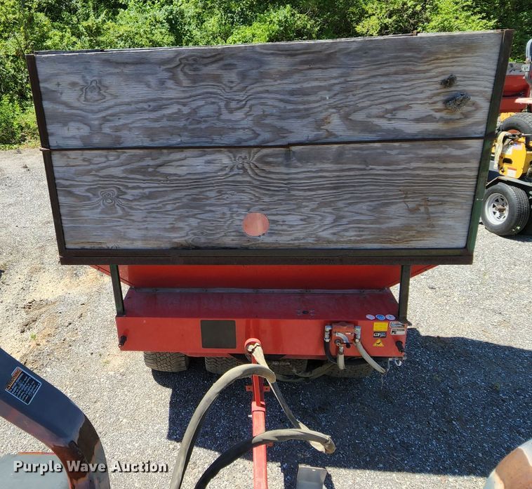 image for item MK9019 2007 Tycrop QP-450SH  top dresser spreader