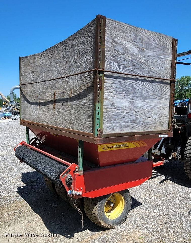 image for item MK9019 2007 Tycrop QP-450SH  top dresser spreader