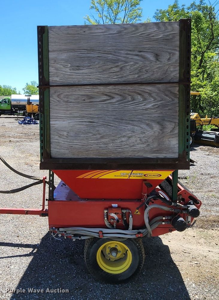 image for item MK9019 2007 Tycrop QP-450SH  top dresser spreader