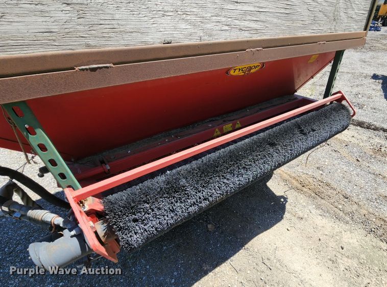 image for item MK9019 2007 Tycrop QP-450SH  top dresser spreader