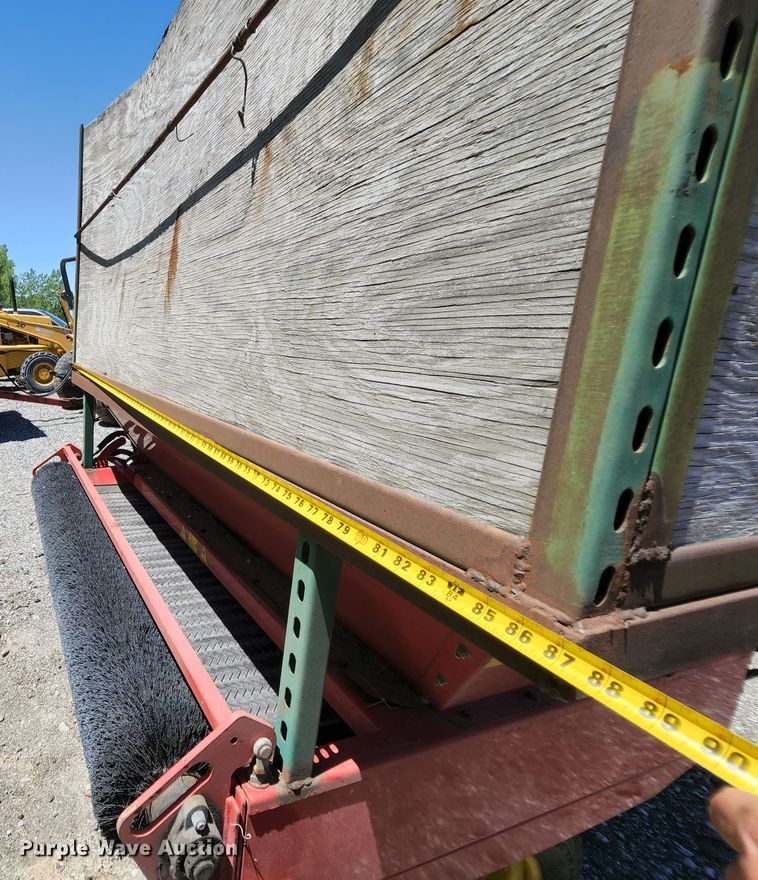 image for item MK9019 2007 Tycrop QP-450SH  top dresser spreader